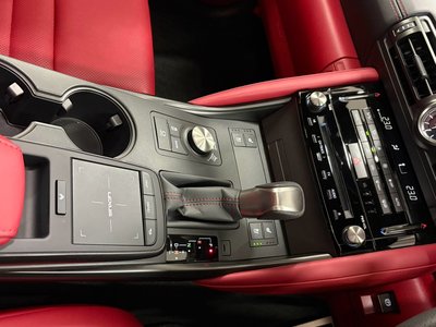 صورة 22 لـ 2025 Lexus IS