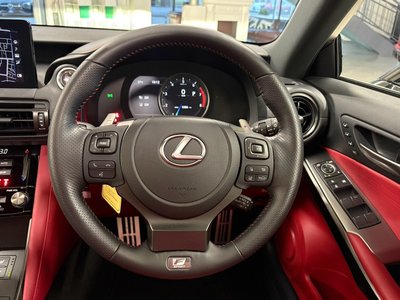 صورة 18 لـ 2025 Lexus IS