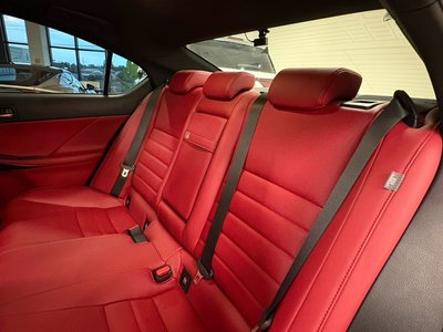 صورة 36 لـ 2025 Lexus IS