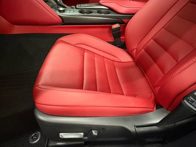 صورة 35 لـ 2025 Lexus IS