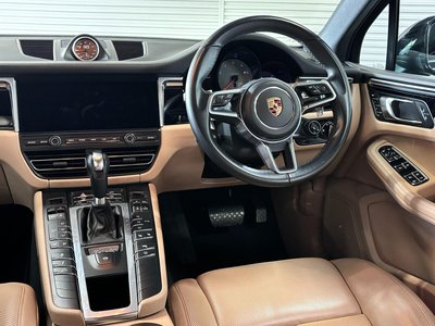 2019 Porsche MACAN photo 3