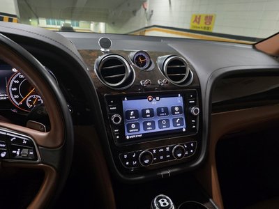 BENTLEY BENTAYGA - 10