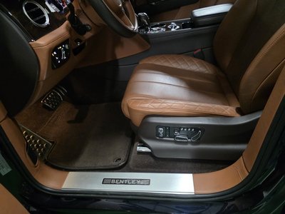 BENTLEY BENTAYGA - 6