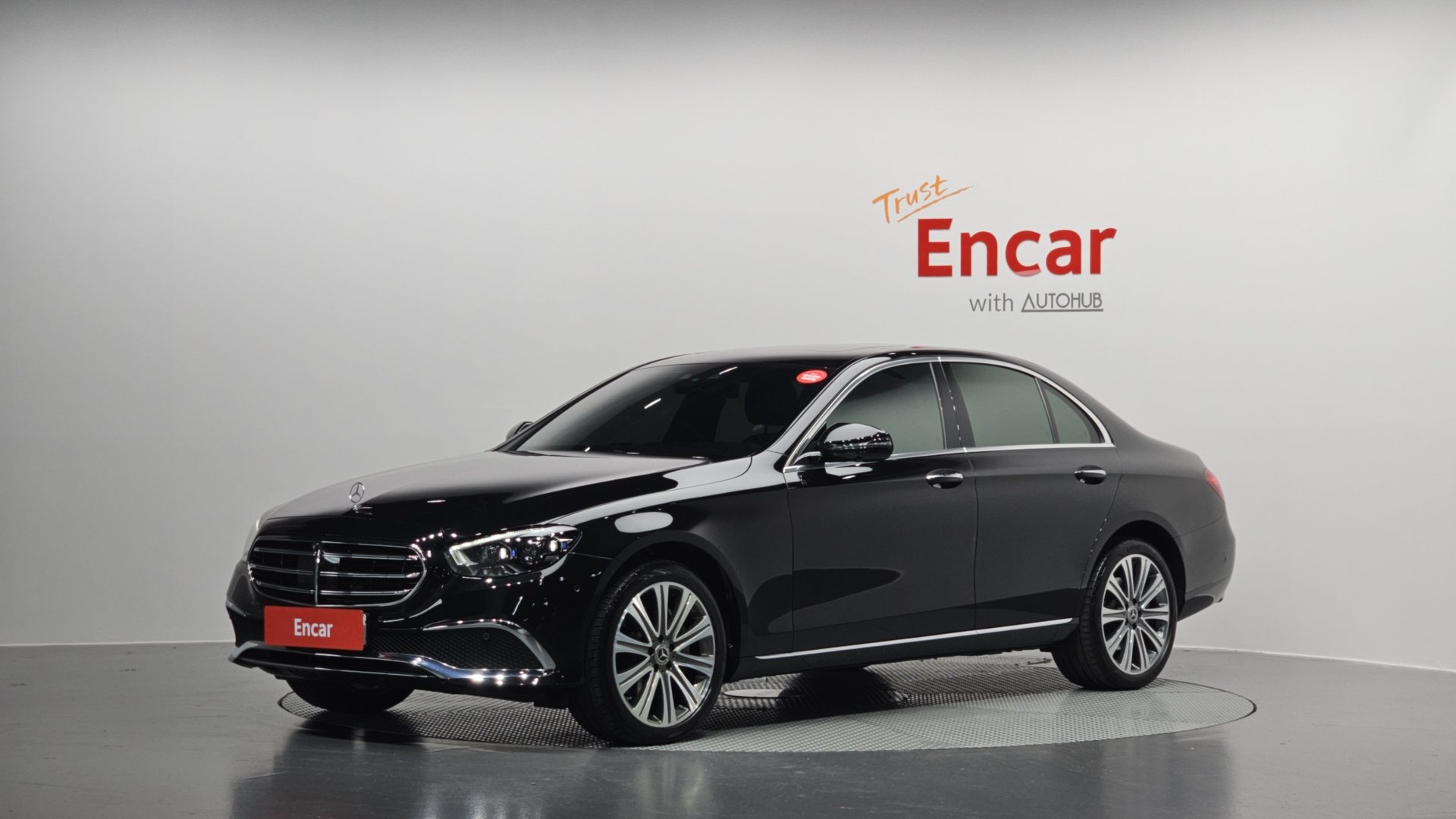 MERCEDES-BENZ E-CLASS - View 1