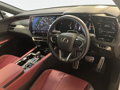 صورة 4 لـ 2024 Lexus RX