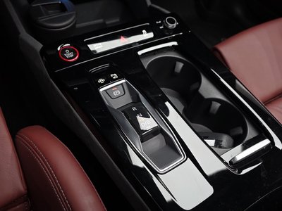 2025 AUDI SQ6 E-TRON 照片 9