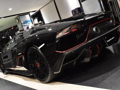 LAMBORGHINI AVENTADOR - 3