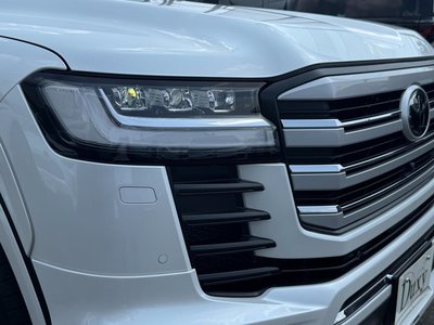 2025 Toyota LAND CRUISER 300 — миниатюра 21