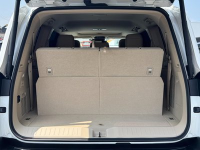 2025 Toyota LAND CRUISER 300 — миниатюра 30
