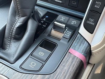 2025 Toyota LAND CRUISER 300 — миниатюра 61