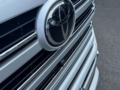 2025 Toyota LAND CRUISER 300 — миниатюра 19