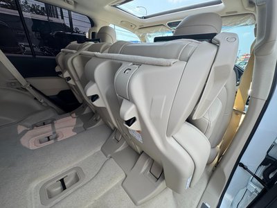 2025 Toyota LAND CRUISER 300 — миниатюра 48