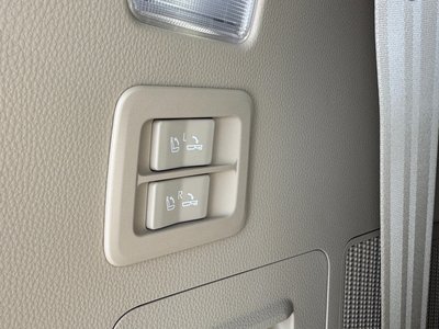 2025 Toyota LAND CRUISER 300 — миниатюра 32