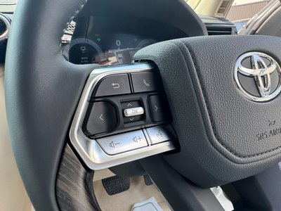 2025 Toyota LAND CRUISER 300 — миниатюра 67