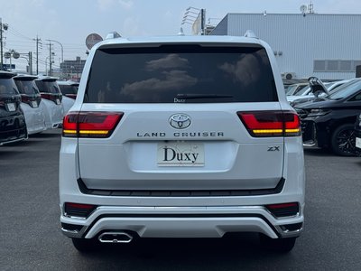 2025 Toyota LAND CRUISER 300 — миниатюра 11