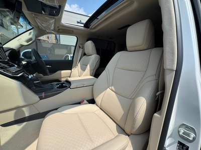 2025 Toyota LAND CRUISER 300 — миниатюра 38