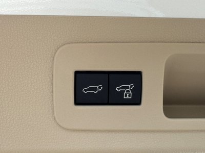 2025 Toyota LAND CRUISER 300 — миниатюра 31