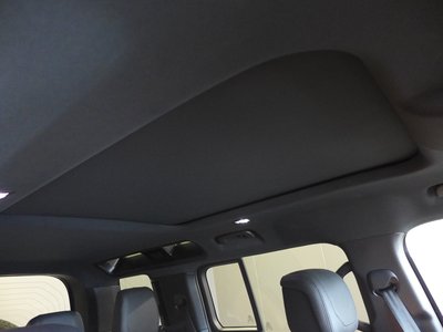 2023 LAND Rover DEFENDER — миниатюра 12