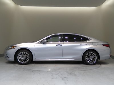 صورة مصغرة 17 لـ 2024 Lexus ES