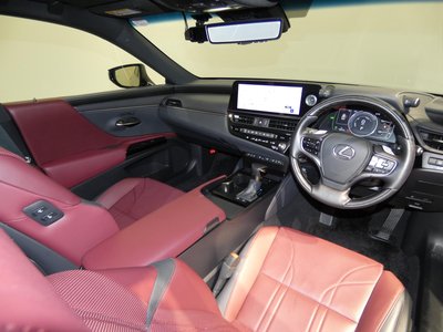 صورة مصغرة 42 لـ 2024 Lexus ES
