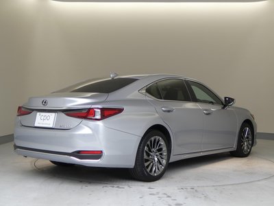 صورة مصغرة 39 لـ 2024 Lexus ES