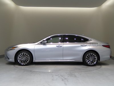 صورة مصغرة 36 لـ 2024 Lexus ES