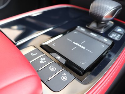 2021 Lexus LS — миниатюра 17