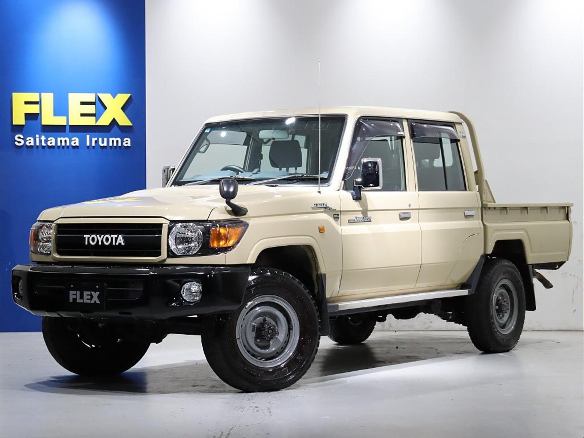 TOYOTA LAND CRUISER 70 PICKUP - View 1