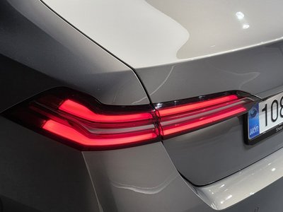 2026 BMW 5 SERIES — фото 10