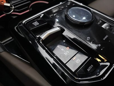 2026 BMW 5 SERIES — миниатюра 12