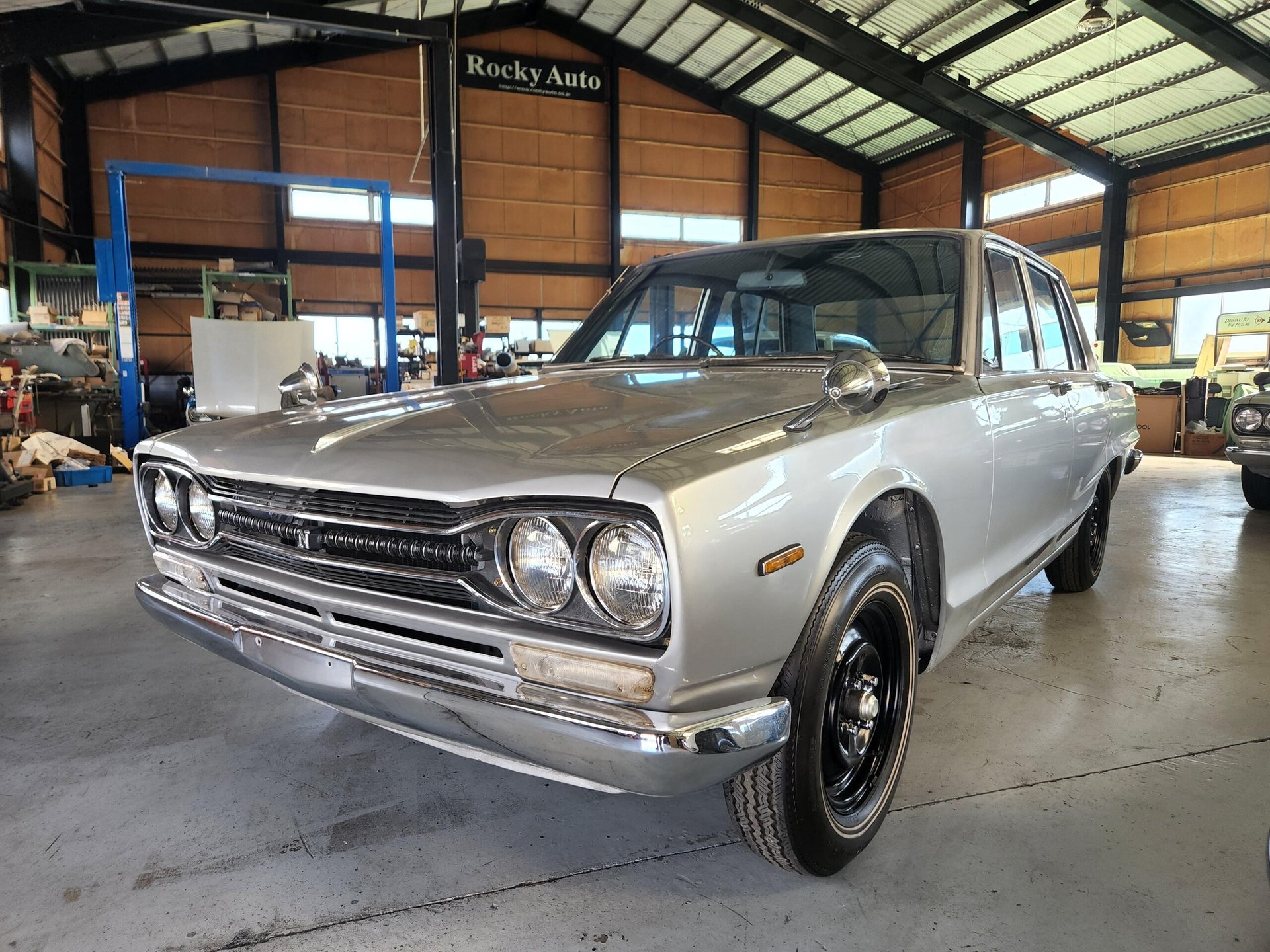 NISSAN SKYLINE - View 1