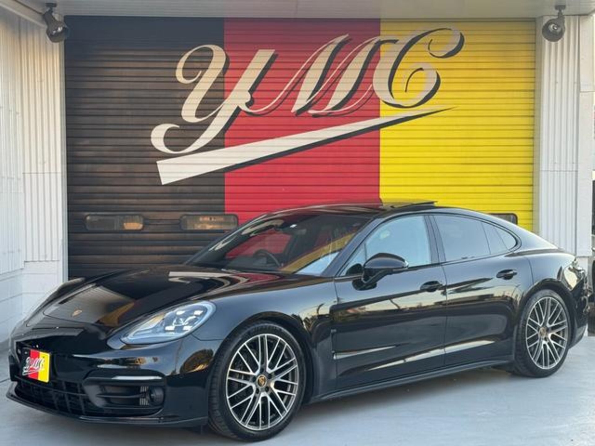 PORSCHE PANAMERA - View 1