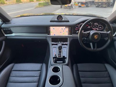 PORSCHE PANAMERA - 3