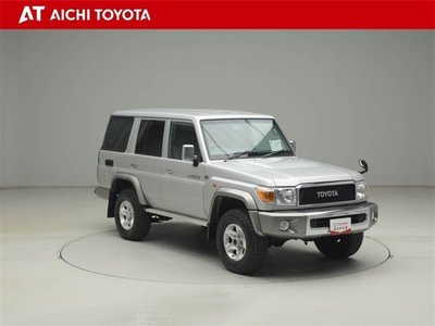 TOYOTA LAND CRUISER 70 - 8