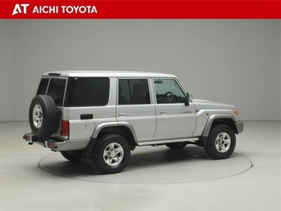 TOYOTA LAND CRUISER 70 - 6