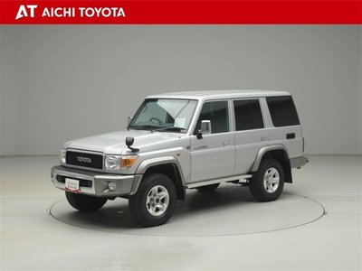 TOYOTA LAND CRUISER 70 - 2