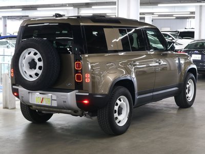 LAND ROVER DEFENDER - 6