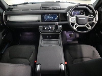 LAND ROVER DEFENDER - 7