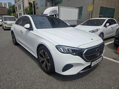 MERCEDES-BENZ E-CLASS - 1