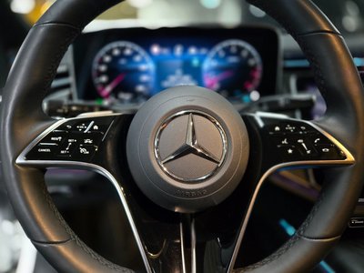 MERCEDES-BENZ E-CLASS - 5