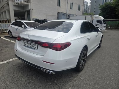 MERCEDES-BENZ E-CLASS - 4