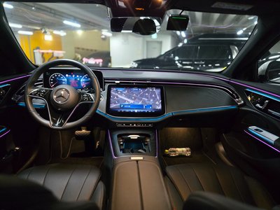 MERCEDES-BENZ E-CLASS - 7