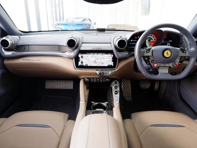 FERRARI GTC4 LUSSO - 2