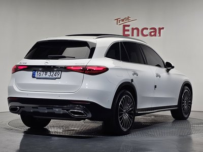 2024 Mercedes-BENZ GLC photo 4