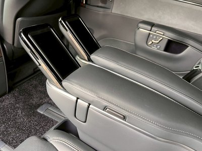 صورة مصغرة 49 لـ 2025 Lexus LM