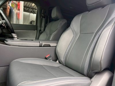 صورة مصغرة 40 لـ 2025 Lexus LM