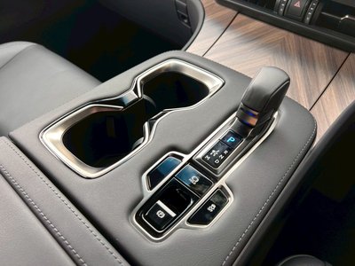 صورة مصغرة 60 لـ 2025 Lexus LM