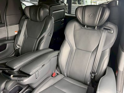 صورة مصغرة 50 لـ 2025 Lexus LM