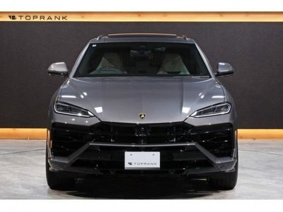 2025 Lamborghini URUS — фото 4