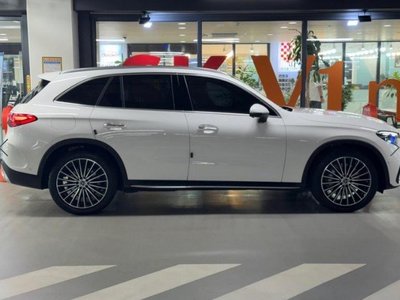 2025 Mercedes-BENZ GLC — фото 2